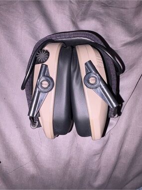 Walker’s Razor Tacti-Grip Electronic Muff, Low Profile Hearing Protection